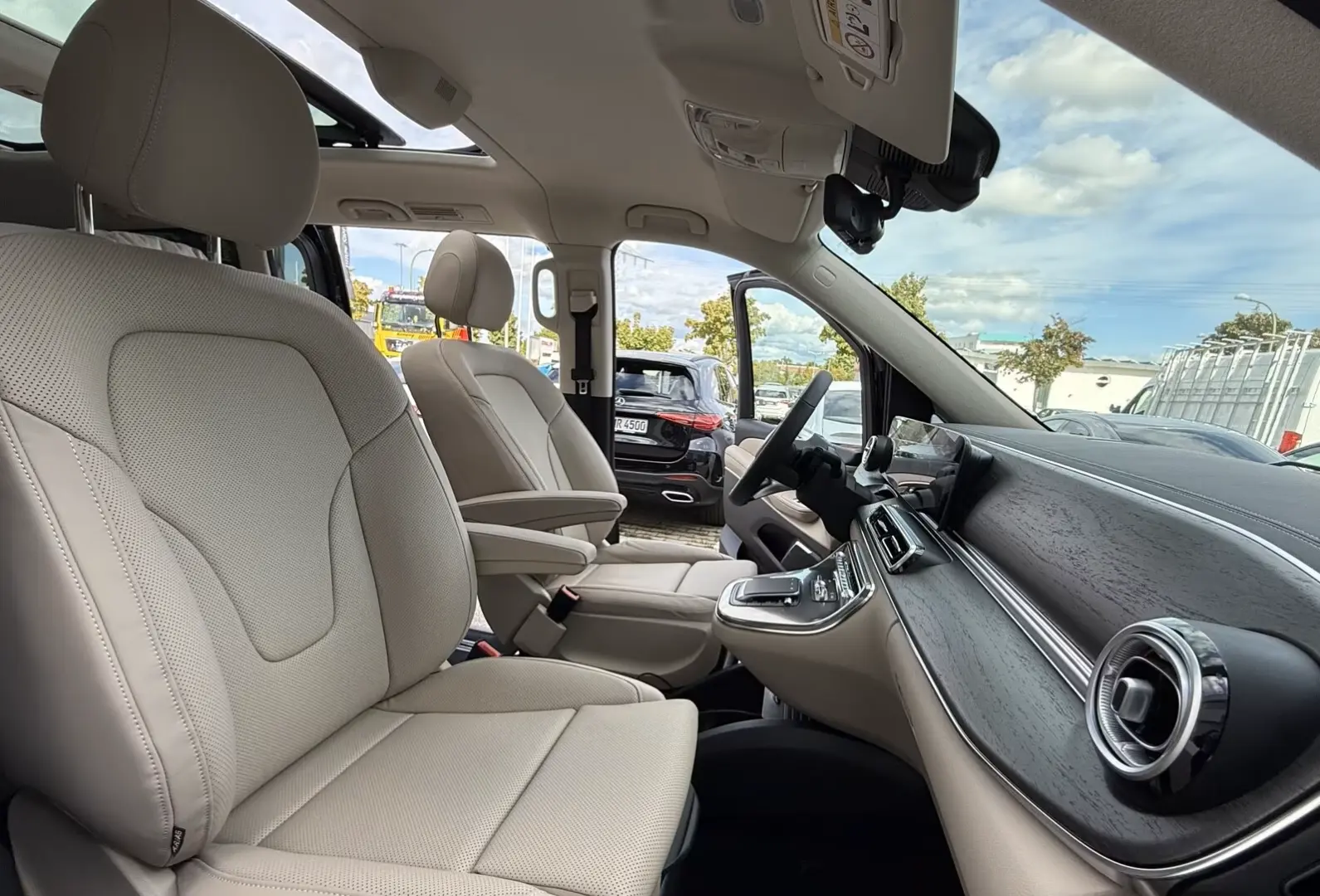 Mercedes-Benz V 300 L 4MATIC EXCLUSIVE AMG BEJ