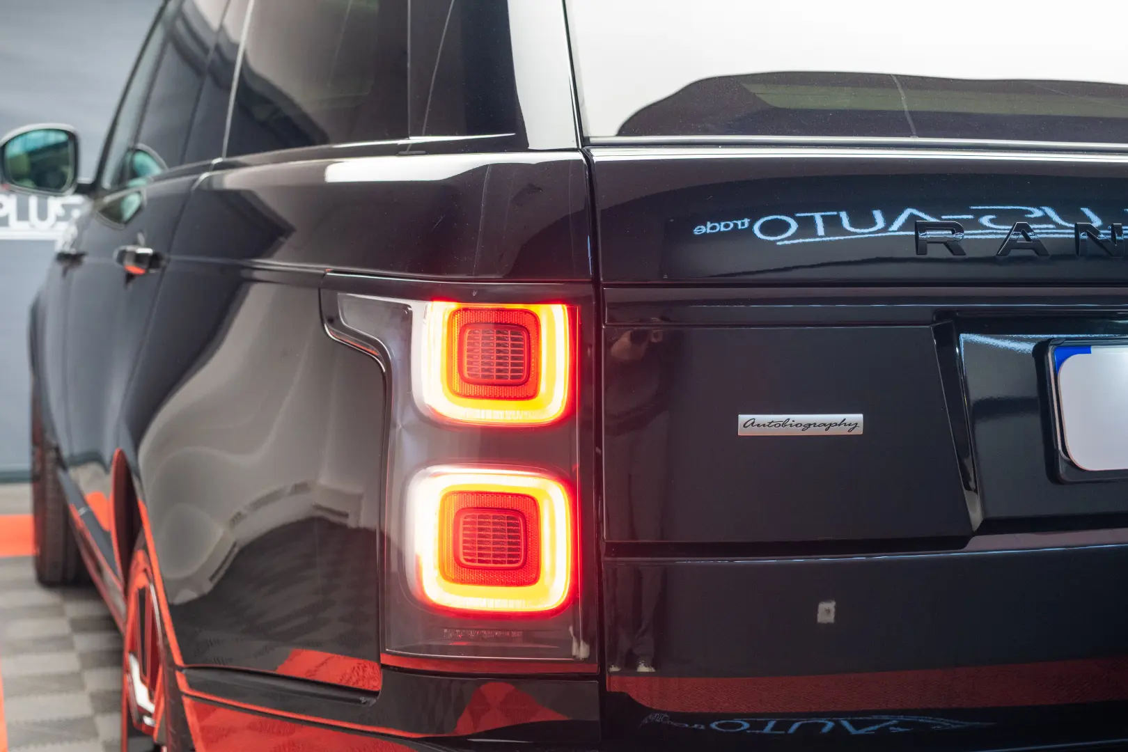 Land Rover Range Rover Vogue – 350 cp