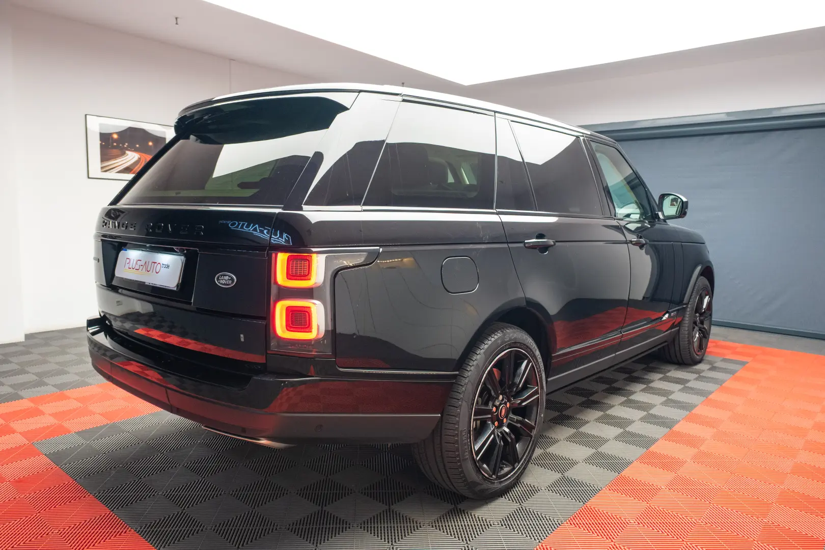 Land Rover Range Rover Vogue – 350 cp