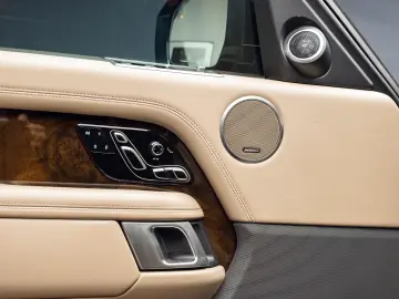 Land Rover Range Rover Vogue – 350 cp