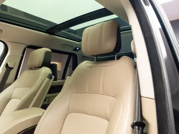 Land Rover Range Rover Vogue – 350 cp