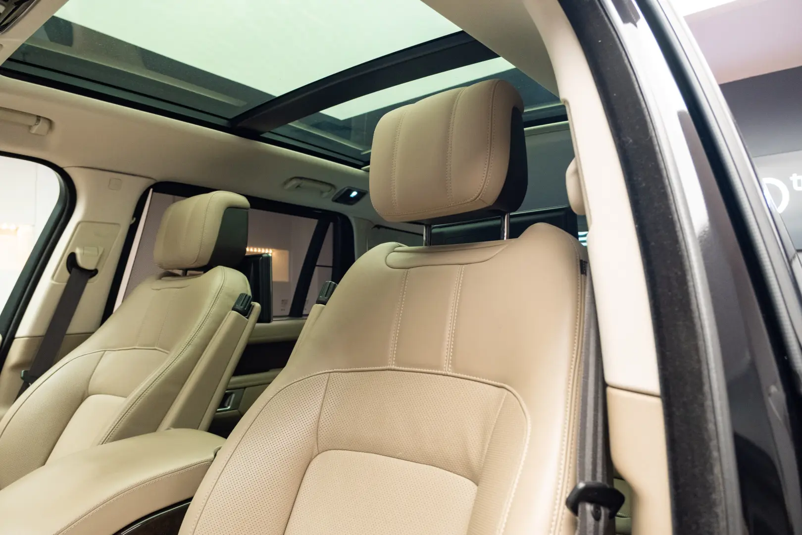 Land Rover Range Rover Vogue – 350 cp