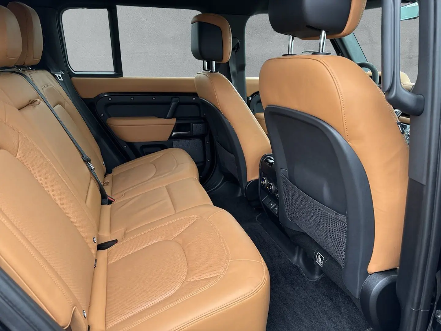 Defender 110 P525 V8 B.Säule LED NAVI AHK PANO