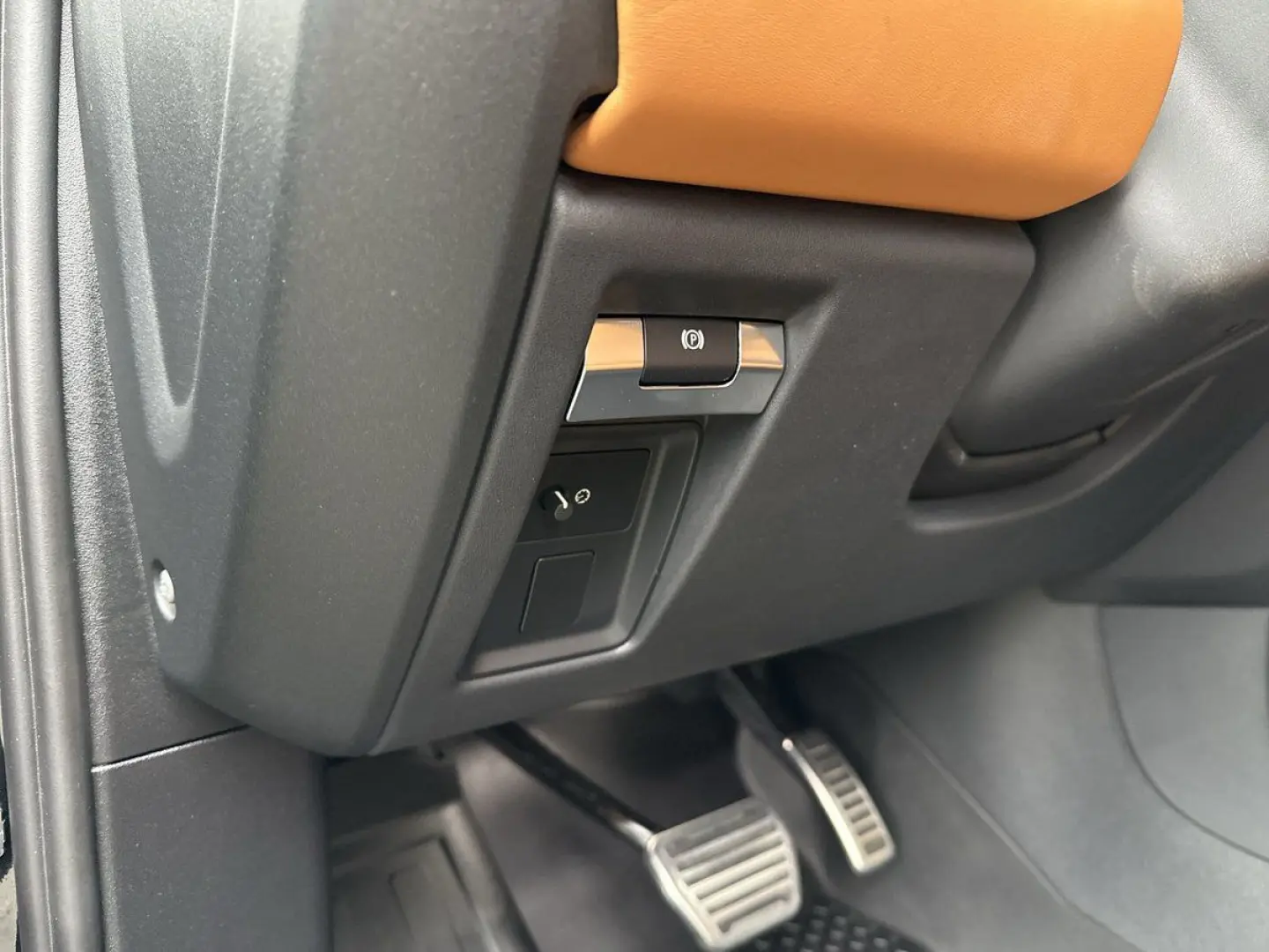 Defender 110 P525 V8 B.Säule LED NAVI AHK PANO