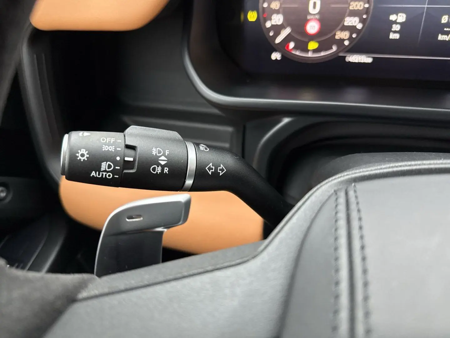 Defender 110 P525 V8 B.Säule LED NAVI AHK PANO