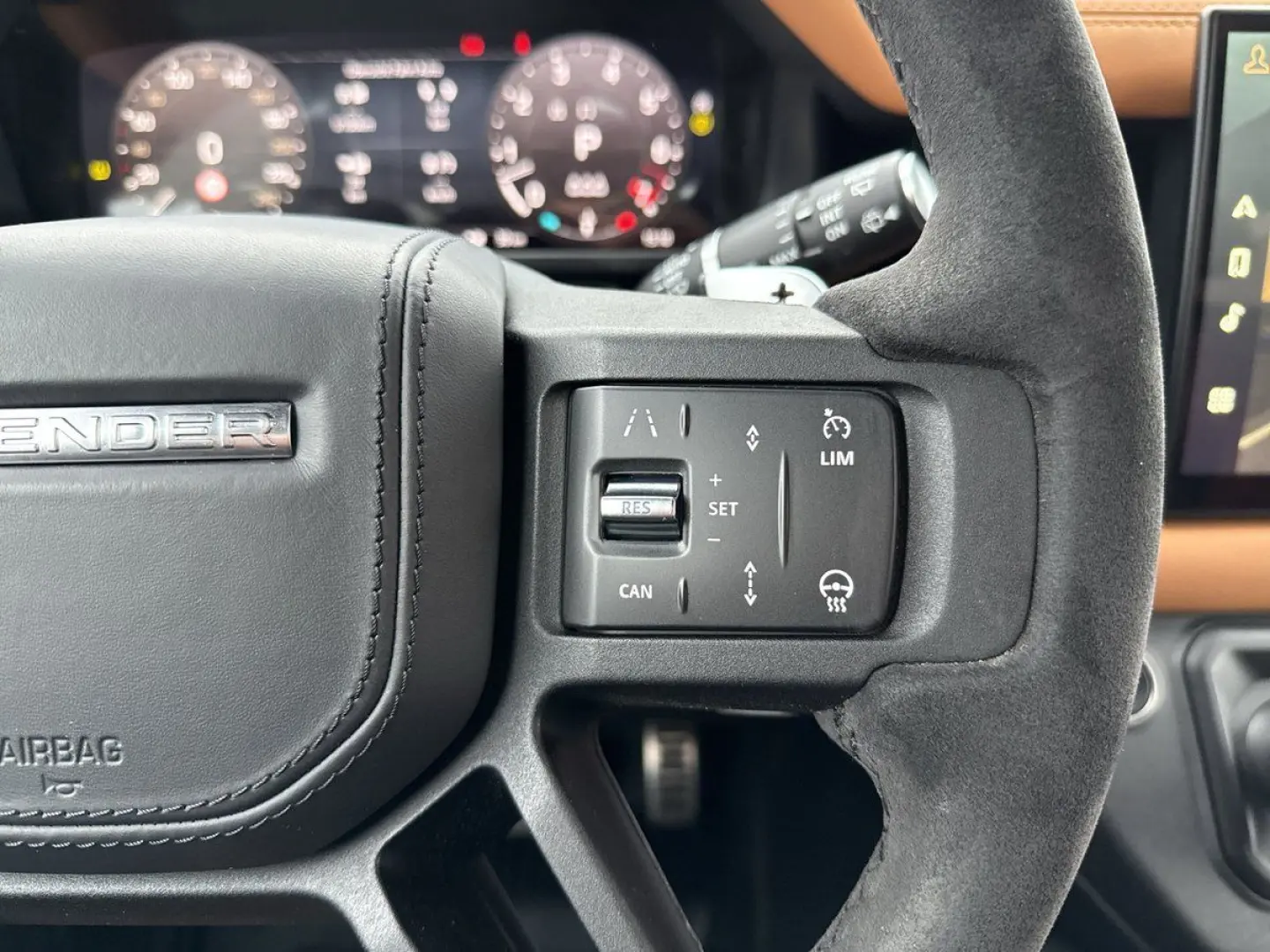 Defender 110 P525 V8 B.Säule LED NAVI AHK PANO