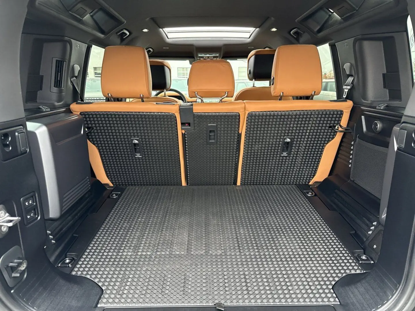 Defender 110 P525 V8 B.Säule LED NAVI AHK PANO