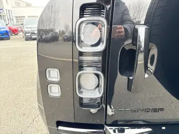 Defender 110 P525 V8 B.Säule LED NAVI AHK PANO