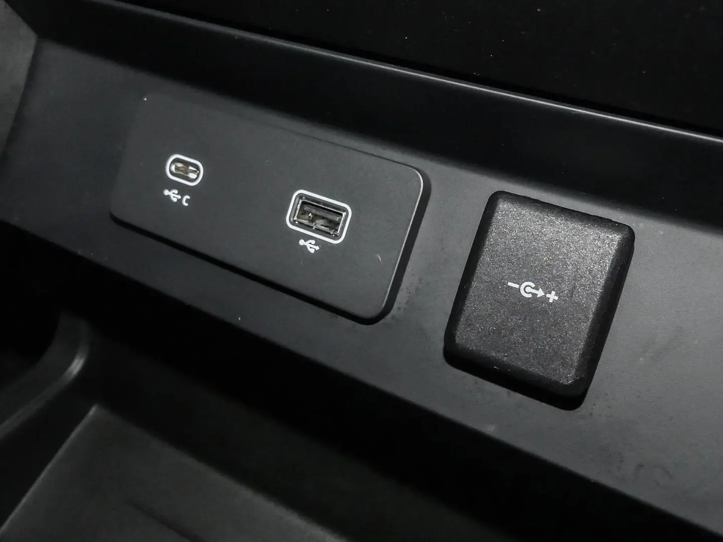 Defender 90 V8 P525 Carpathian Edition HUD Luftf