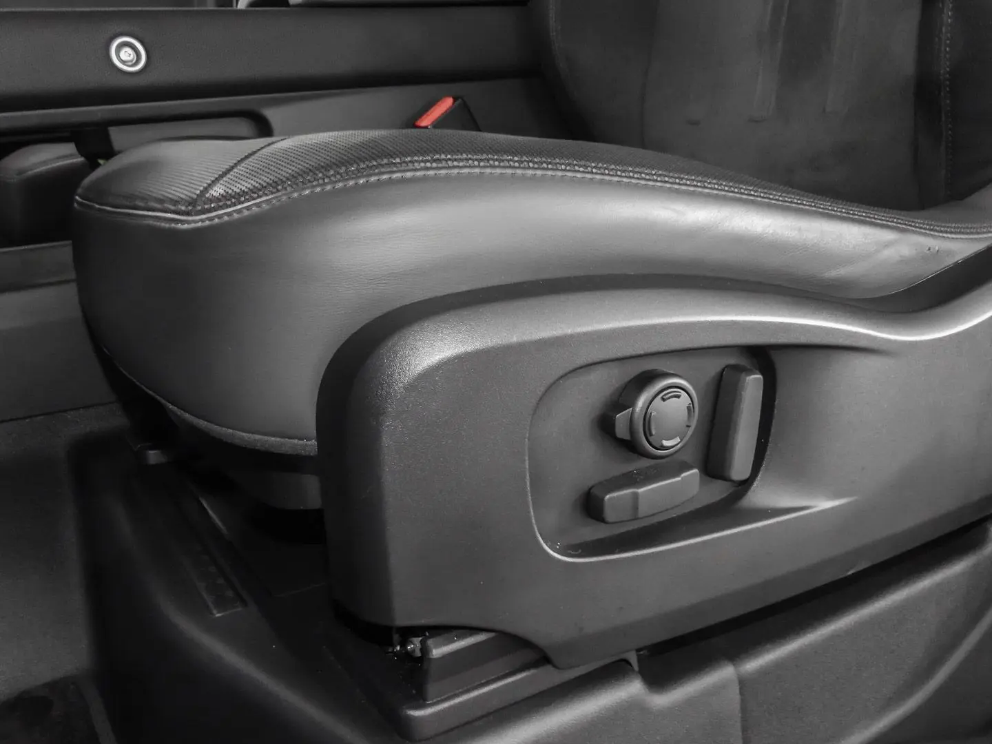 Defender 90 V8 P525 Carpathian Edition HUD Luftf