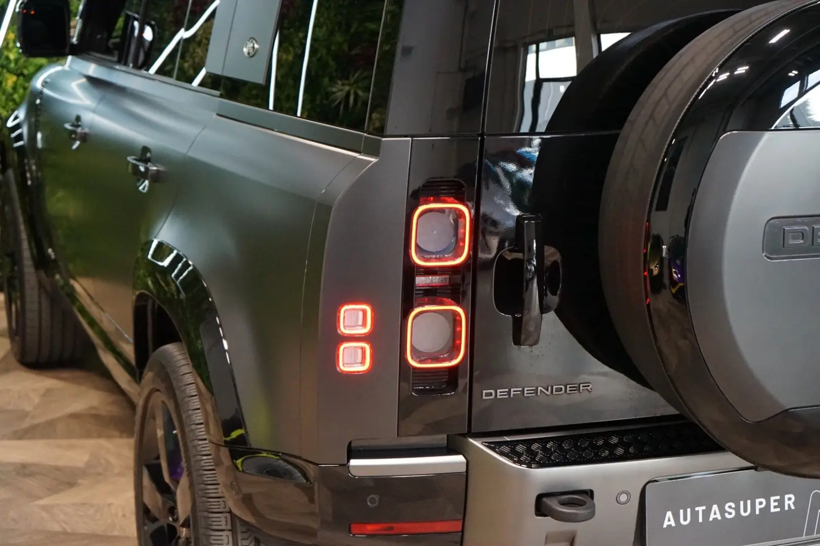 DEFENDER P525 110 MERIDIAN HUD 360 89.587€ NETTO