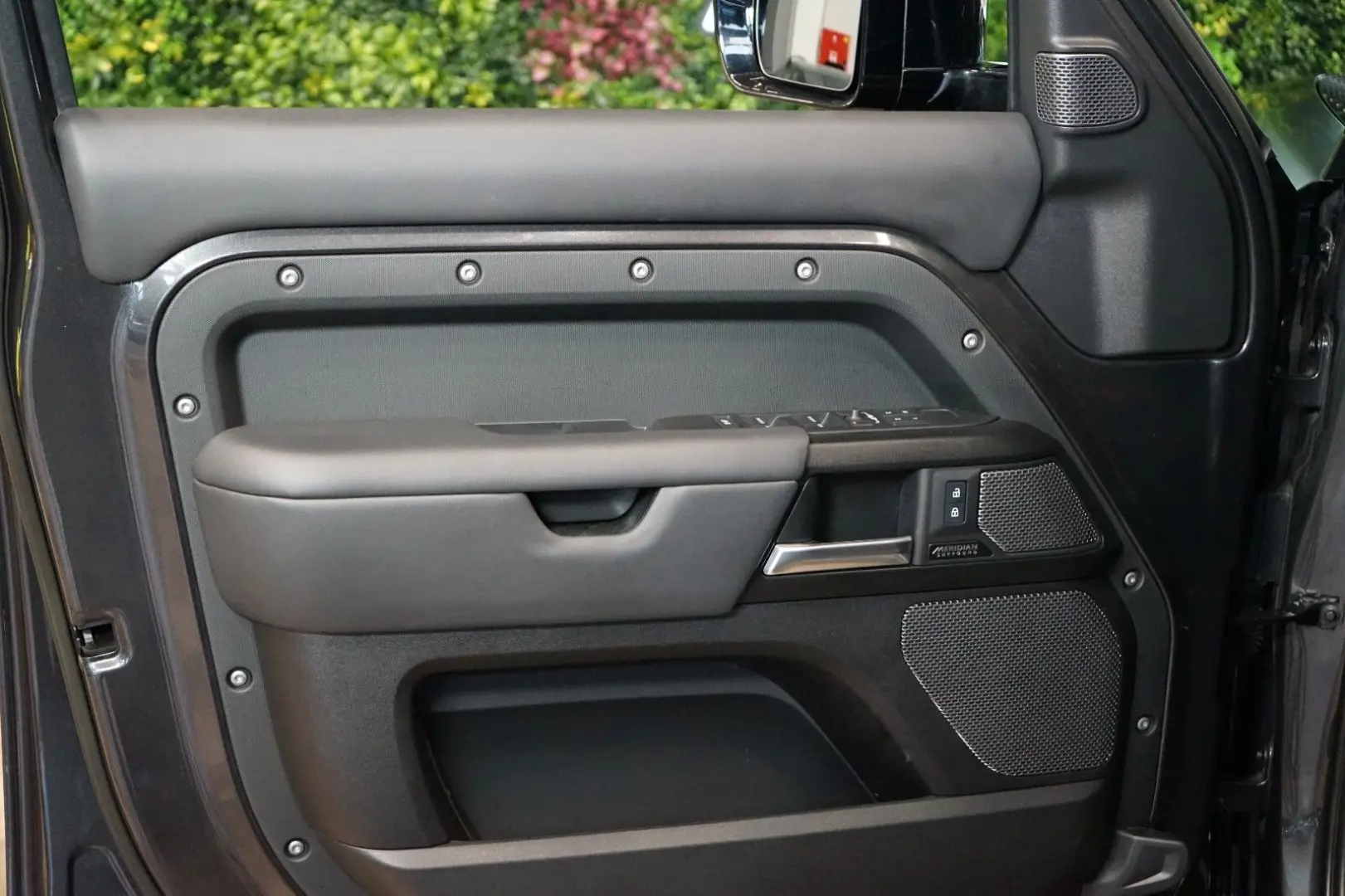 DEFENDER P525 110 MERIDIAN HUD 360 89.587€ NETTO