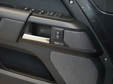 DEFENDER P525 110 MERIDIAN HUD 360 89.587€ NETTO