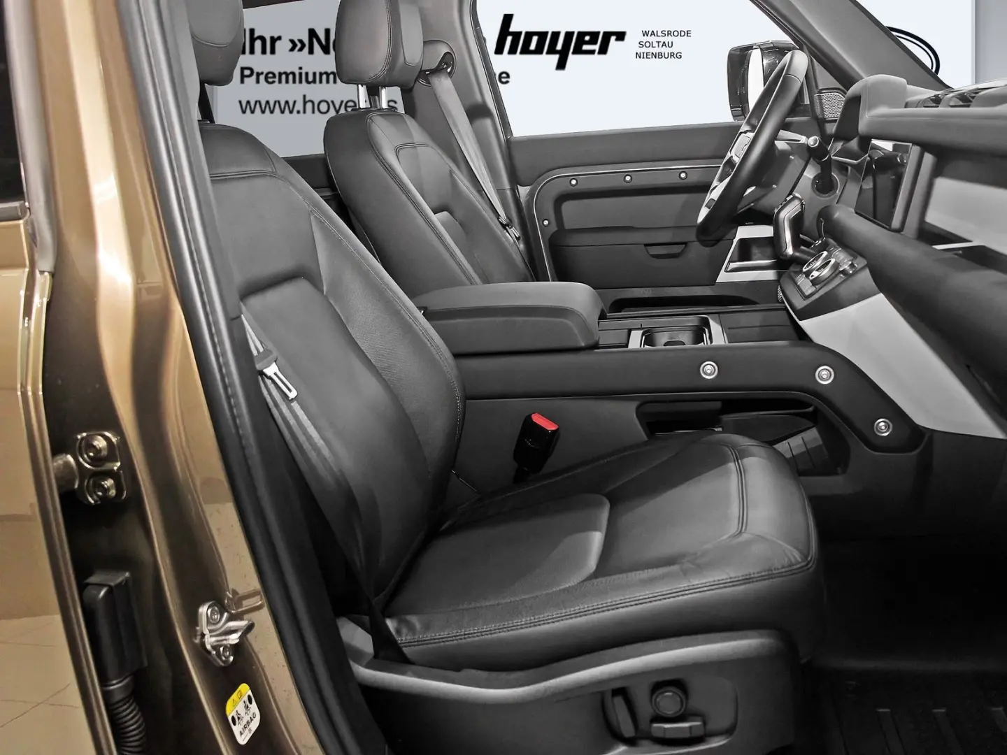 Defender 110 D250 SE AHK Pano Black Pack DAB