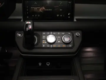 Defender 110 D250 SE AHK Pano Black Pack DAB