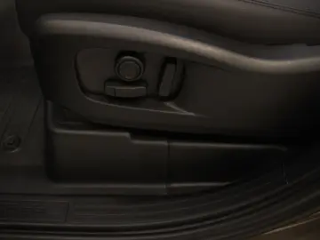 Defender 110 D250 SE AHK Pano Black Pack DAB