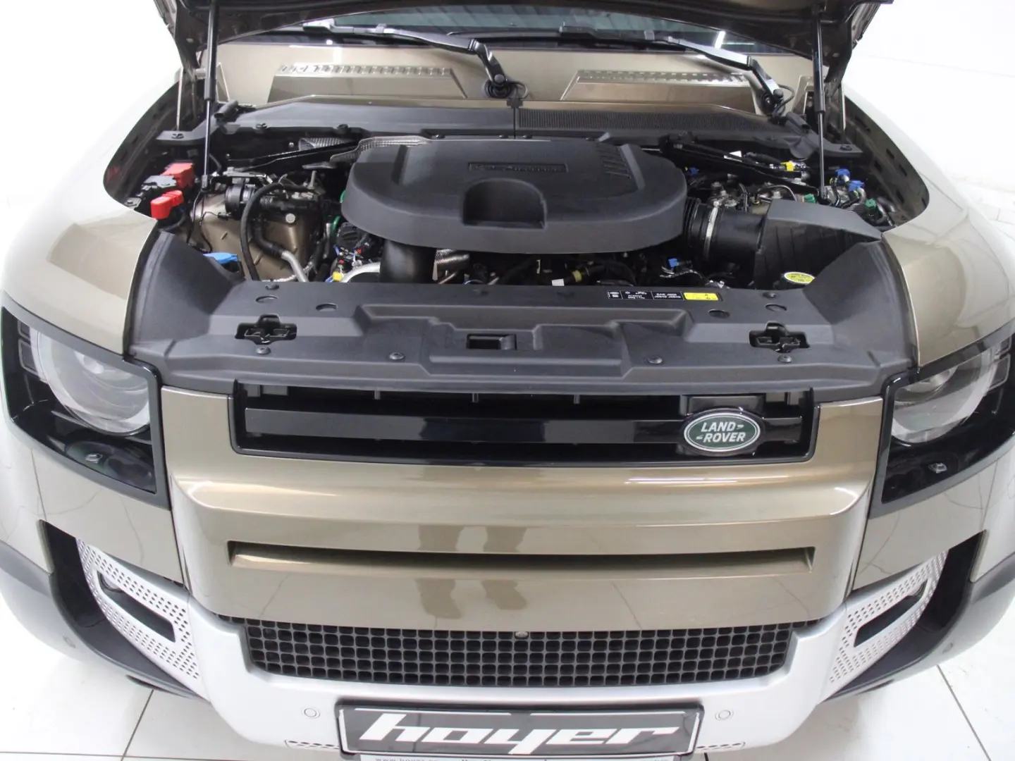 Defender 110 D250 SE AHK Pano Black Pack DAB