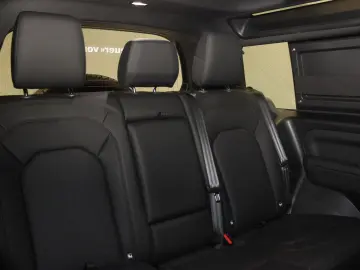 Defender 90 X-Dynamic SE AHK Black Pack DAB LED