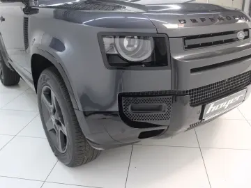 Defender 90 X-Dynamic SE AHK Black Pack DAB LED