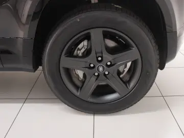 Defender 90 X-Dynamic SE AHK Black Pack DAB LED