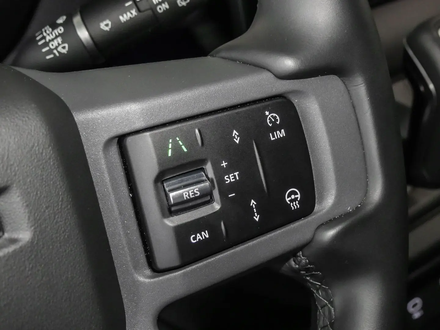 Defender 90 X-Dynamic SE D250 Luftfederung AD Ni