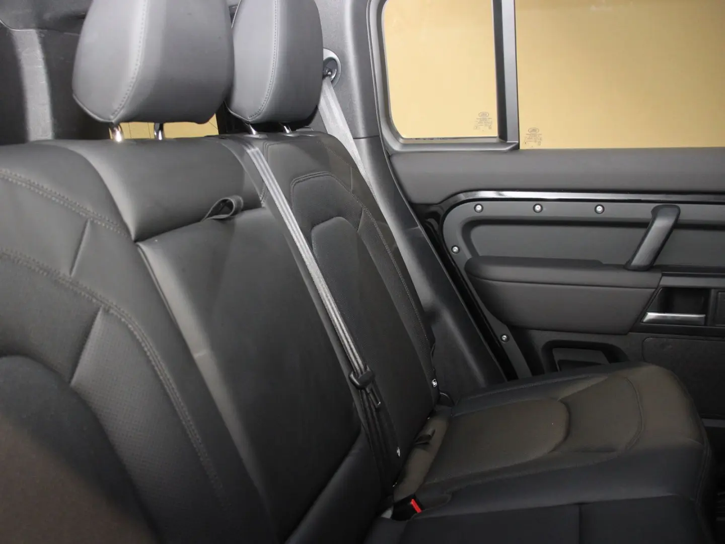 Defender 110 D300 X-Dynamic SE AHK Pano Head-Up