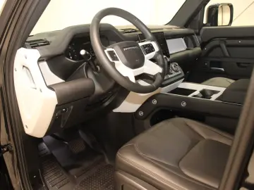 Defender 110 D300 X-Dynamic SE AHK Pano Head-Up