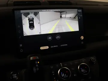 Defender 110 D300 X-Dynamic SE AHK Pano Head-Up