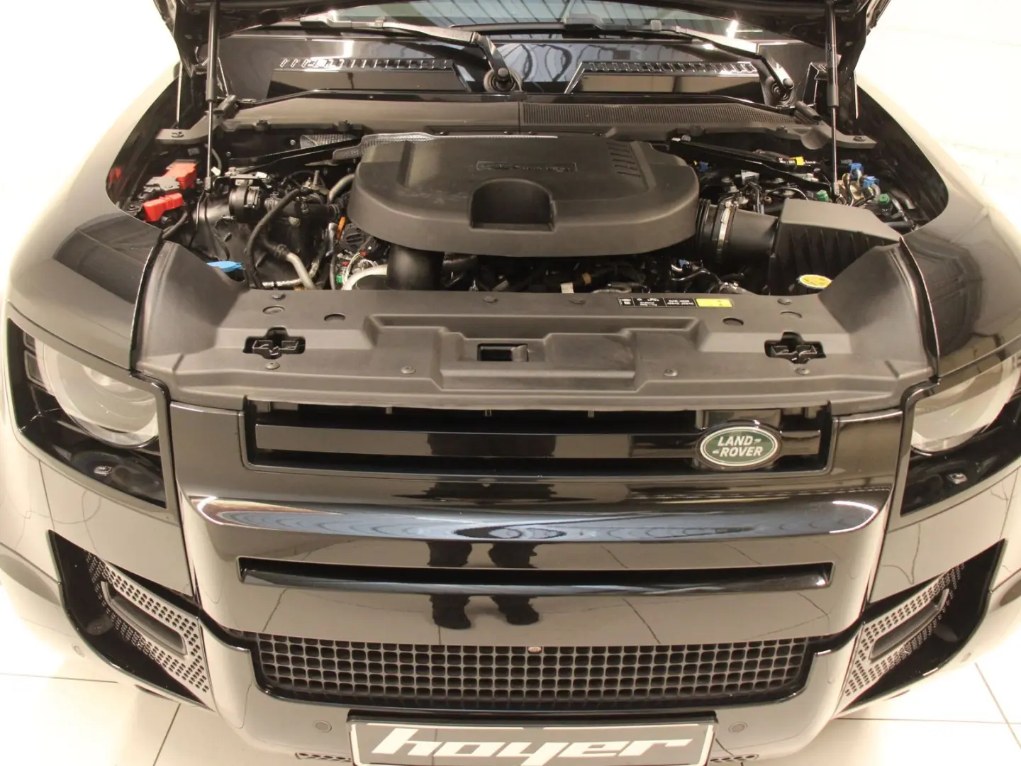 Defender 110 D300 X-Dynamic SE AHK Pano Head-Up