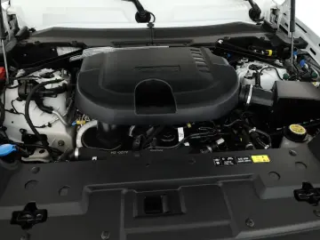 Defender 130 D300 AWD First Edition Pano 22  AHK