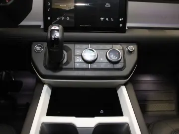 Defender 110 D300 X-Dynamic SE AHK Pano HUD