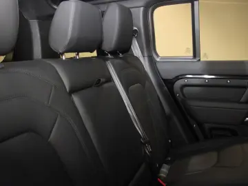 Defender 110 D300 X-Dynamic SE AHK Pano HUD