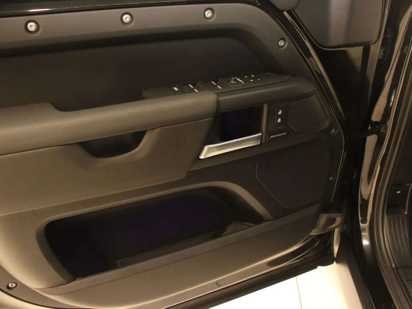 Defender 110 D300 X-Dynamic SE AHK Pano HUD