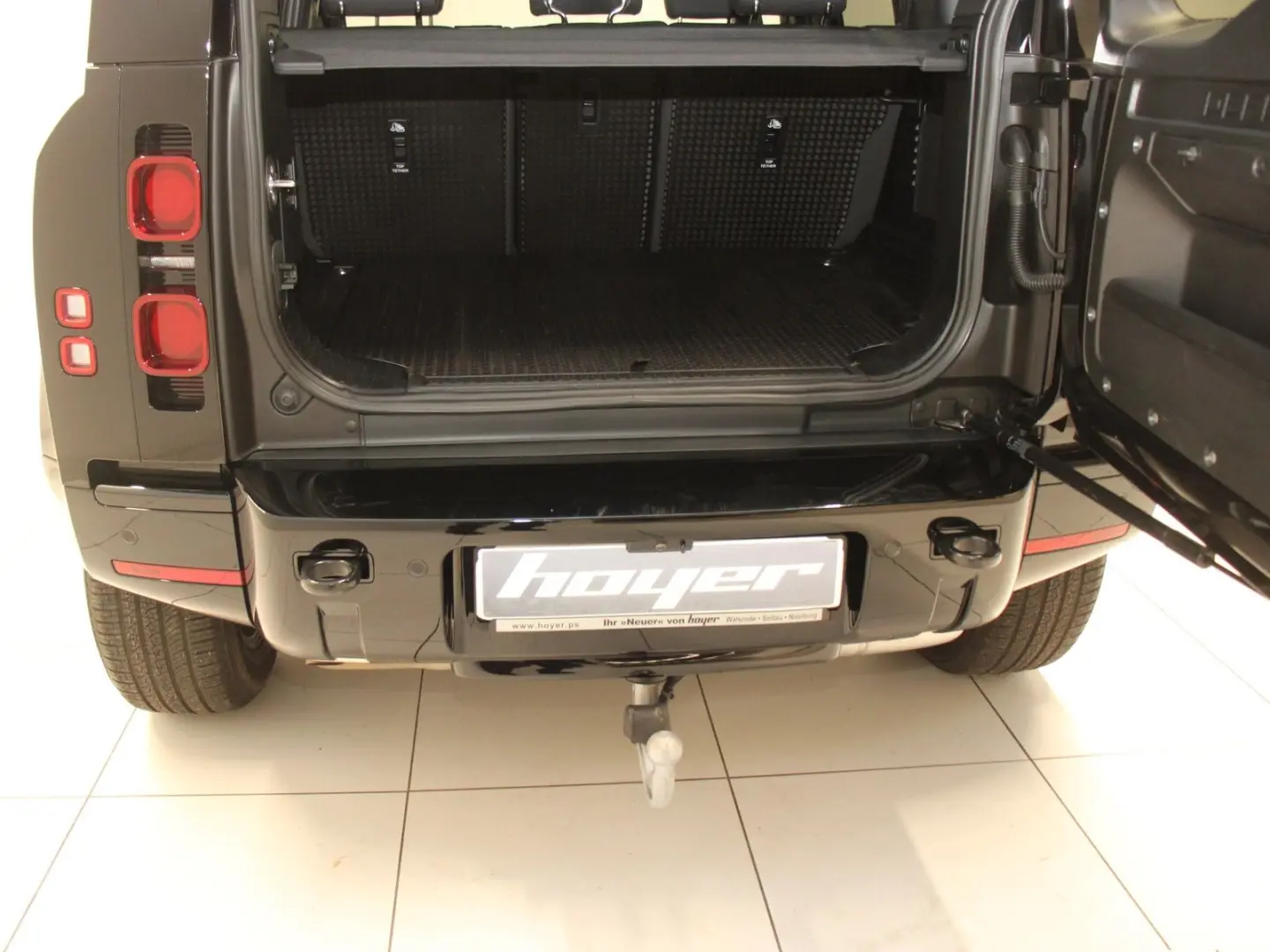 Defender 110 D300 X-Dynamic SE AHK Pano HUD