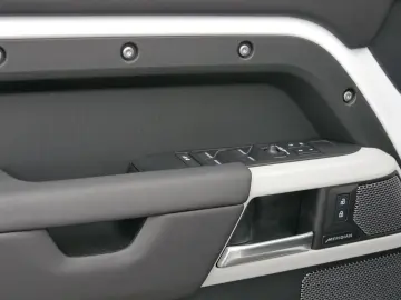 Defender 110 SE 5JahreGarantieON Offroadpaket