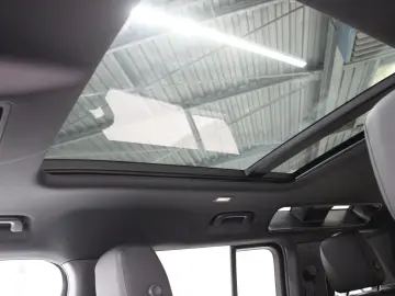 Defender 110 D300 X-Dynamic SE AHK Pano Head-Up