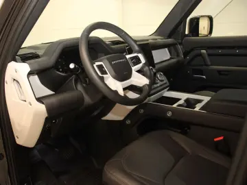 Defender 110 D300 X-Dynamic SE AHK Pano Head-Up