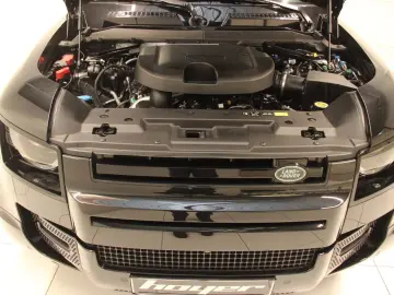 Defender 110 D300 X-Dynamic SE AHK Pano Head-Up