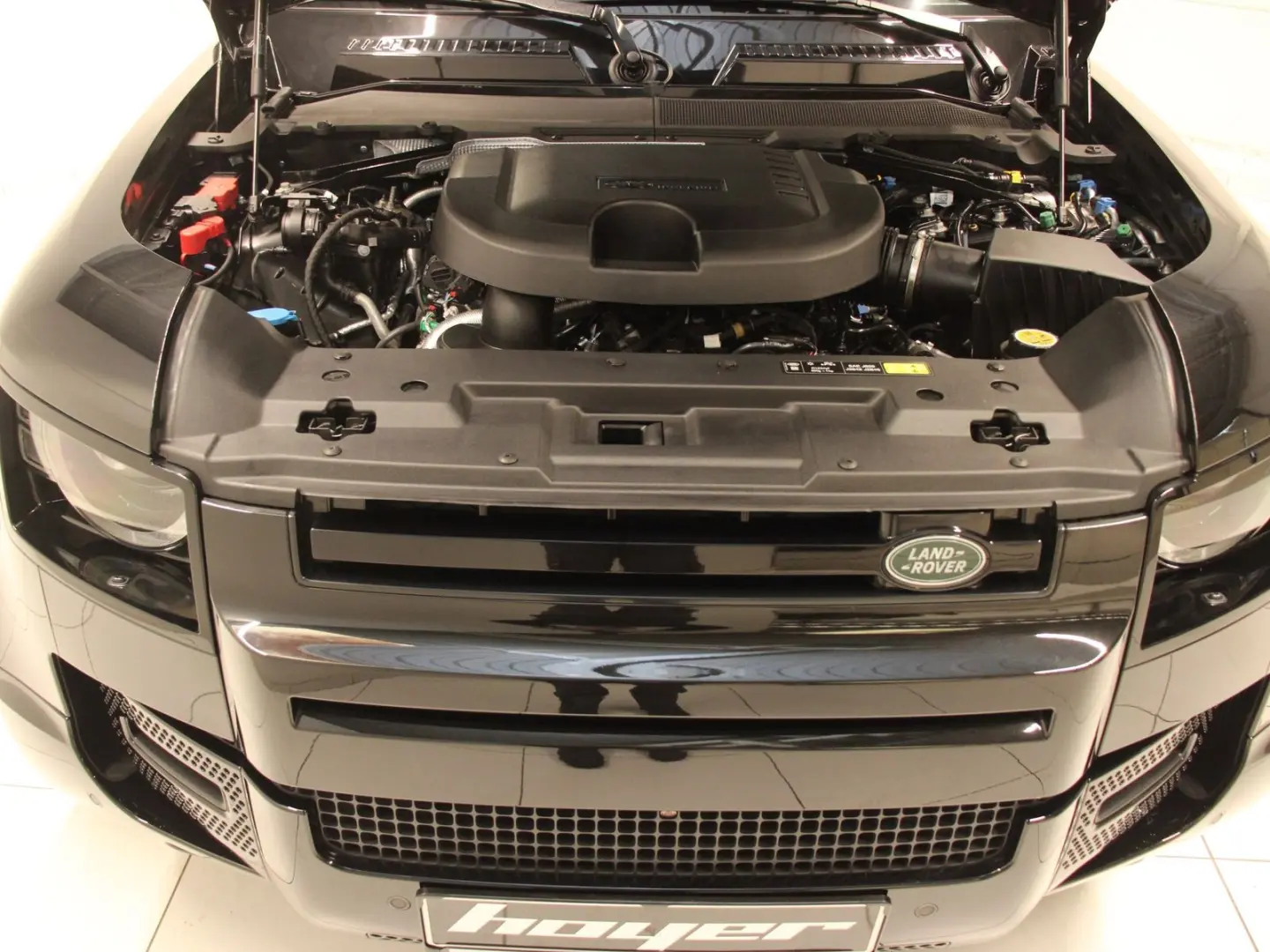 Defender 110 D300 X-Dynamic SE AHK Pano Head-Up