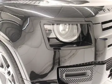 Defender 110 D300 X-Dynamic SE AHK Pano Head-Up