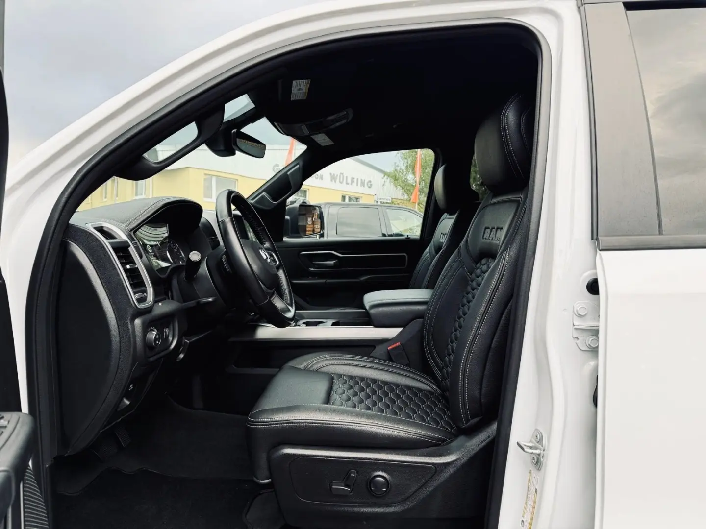 5 7L 4X4 AHK OFF-ROAD BÜGEL LONG BED GARANTIE