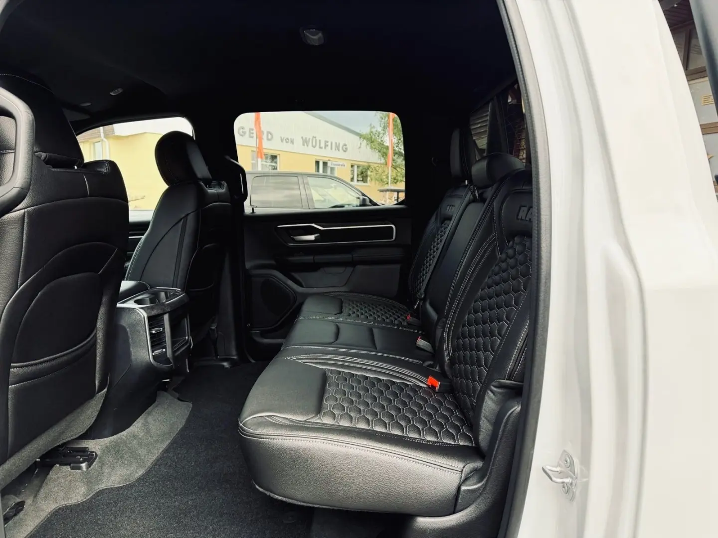 5 7L 4X4 AHK OFF-ROAD BÜGEL LONG BED GARANTIE