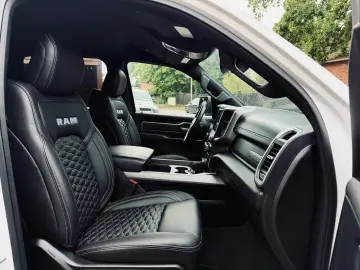 5 7L 4X4 AHK OFF-ROAD BÜGEL LONG BED GARANTIE