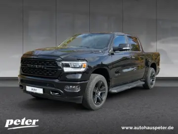 RAM 1500 Big Horn Crew Cab V8 Night Edition LPG