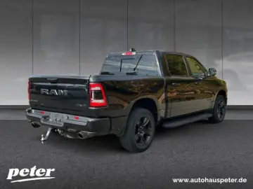 RAM 1500 Big Horn Crew Cab V8 Night Edition LPG