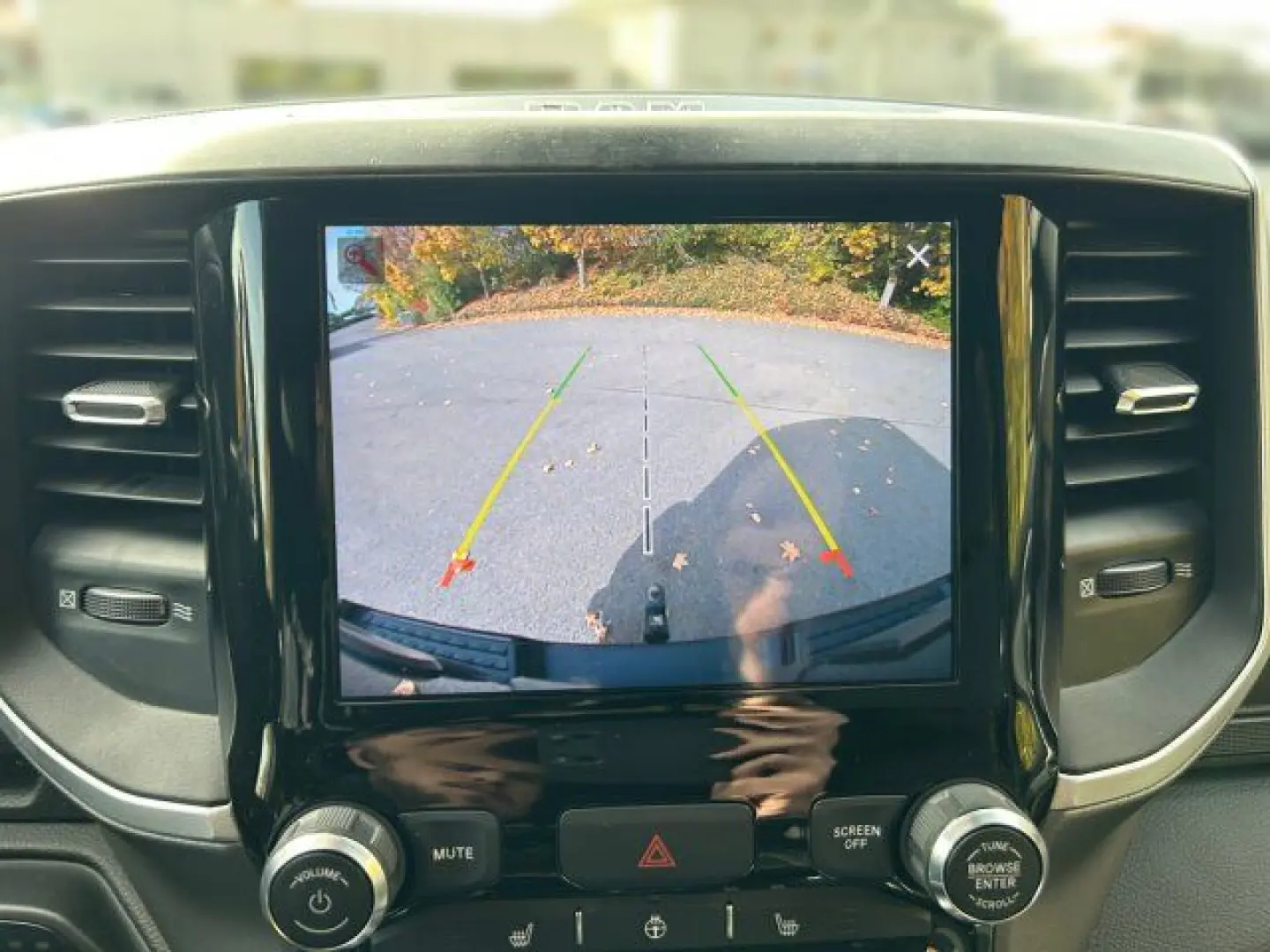 RAM 1500 Big Horn Crew Cab V8 Night Edition LPG