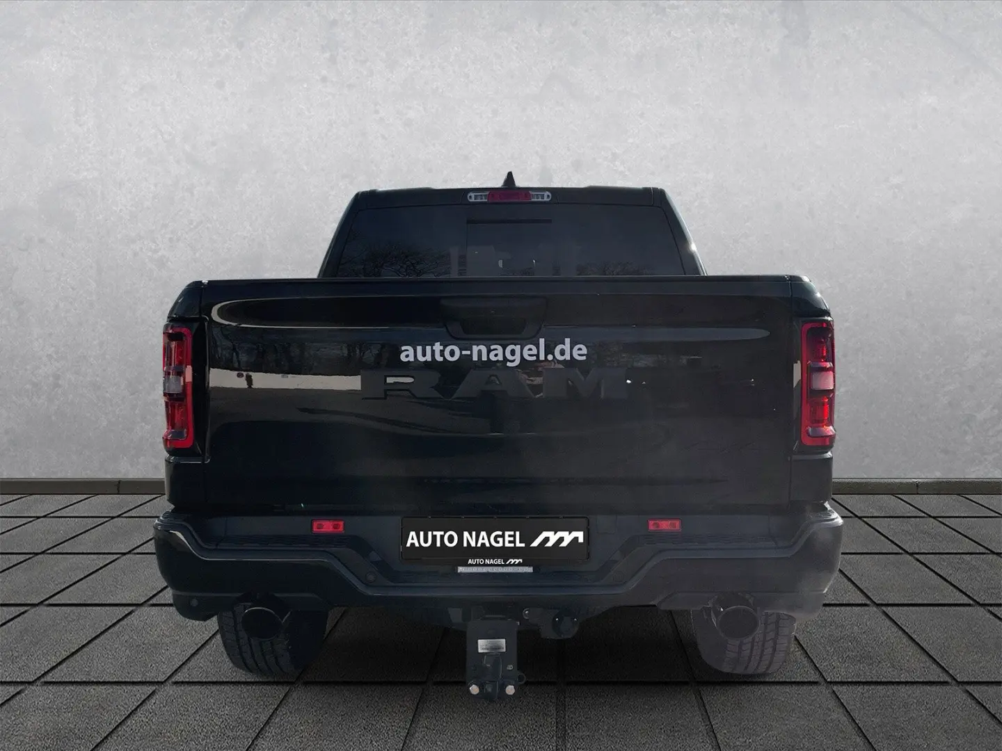 RAM 1500 Tradesman CrewCab MY25 6-Sitzer AHK