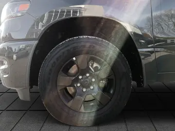 RAM 1500 Tradesman CrewCab MY25 6-Sitzer AHK