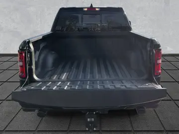 RAM 1500 Tradesman CrewCab MY25 6-Sitzer AHK