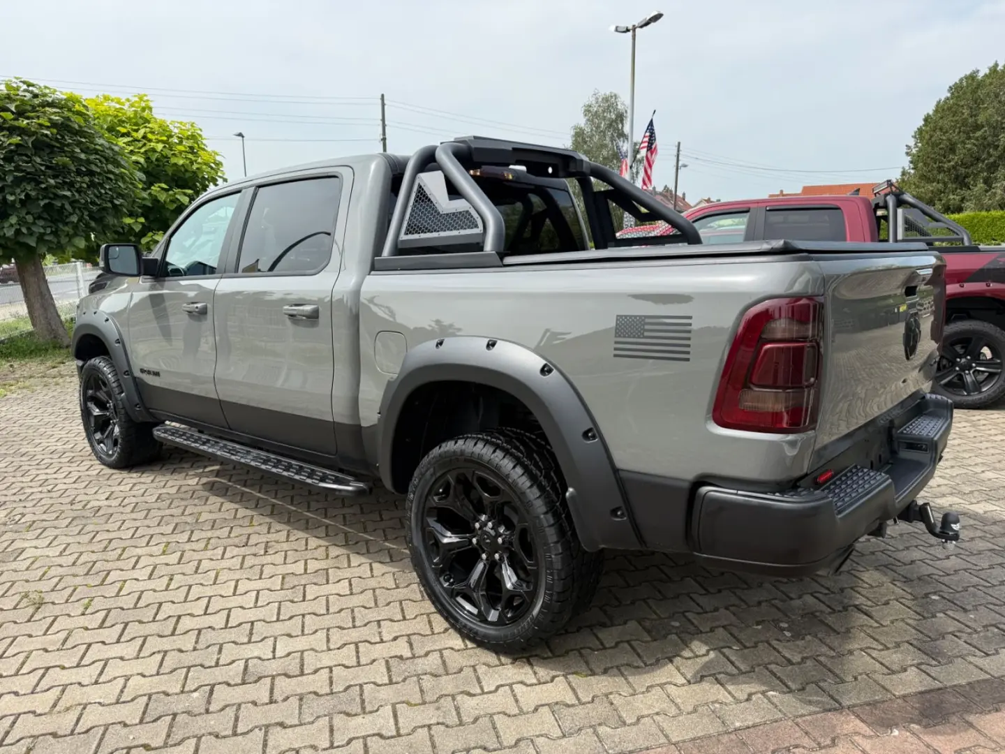 RAM 5.7 V8 LARAMIE OFFROAD 4X4